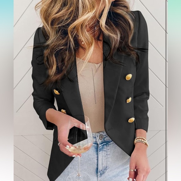 Jackets & Blazers - NWOT DOUBLE BREASTED Gold Button Black Classic Blazer - Large